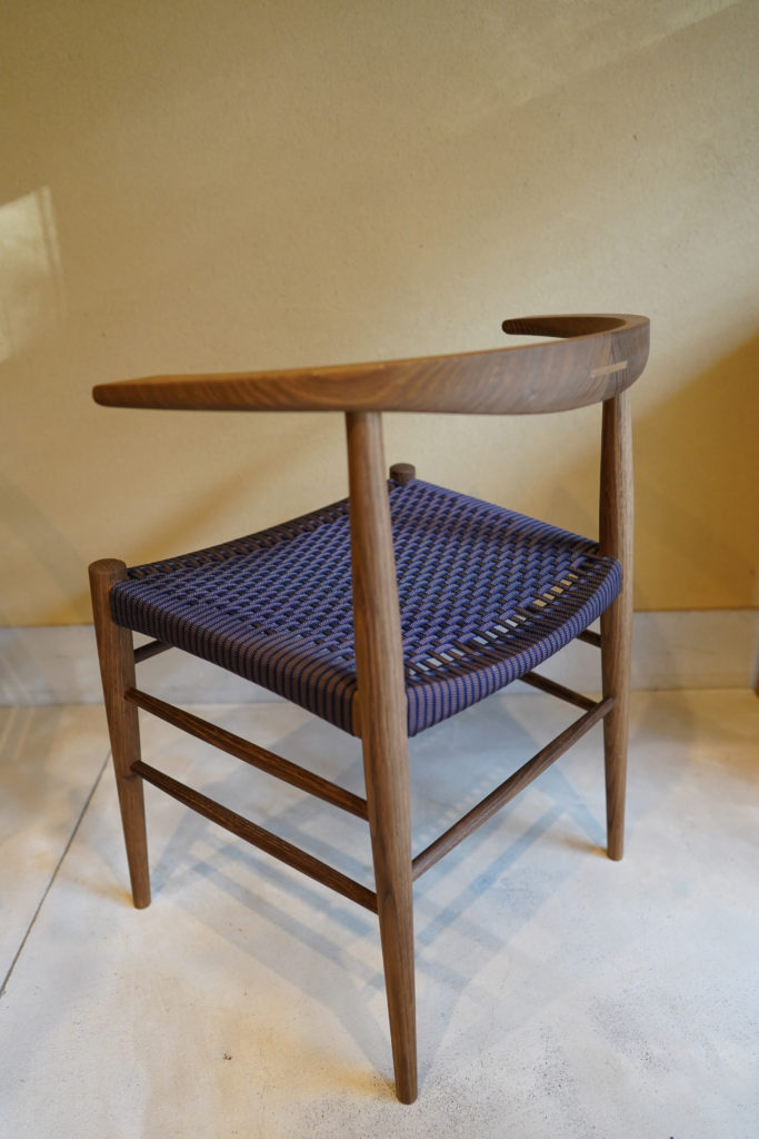 白雨｜三日月チェア｜家具｜加賀市｜真田紐｜橋本建築造園設計