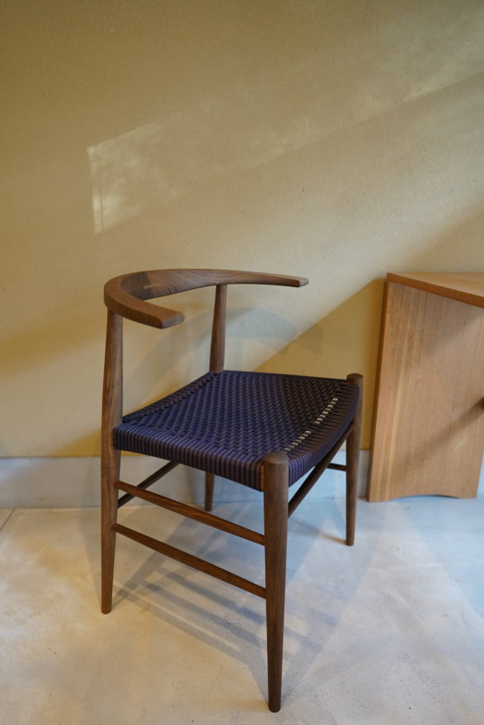 白雨｜三日月チェア｜家具｜加賀市｜真田紐｜橋本建築造園設計