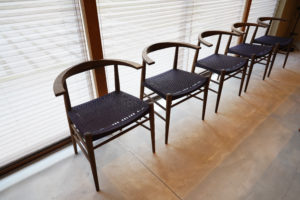 白雨｜三日月チェア｜家具｜加賀市｜真田紐｜橋本建築造園設計